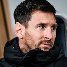 Sergio Busquets goes off injured 25 minutes into Inter Miami's friendly  with Vissel Kobe 😐