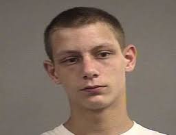 Convicted felon with gun shoots himself