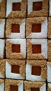 Ingredients 500 G De Beurre Un Verre De Sucre Glace Une Cuillere A Soupe De Nescafe En Poudre 2 œufs Un Verr Sable A La Confiture Recette Sable Gateau Ramadan