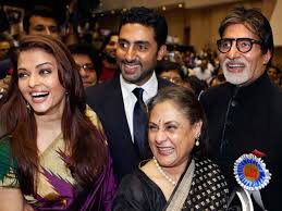 Vidya Balan Siddharth Roy Kapur Temple Wedding 14th December Filmibeat Vidya balan and siddharth roy kapoor while exchanging wedding wows. vidya balan siddharth roy kapur