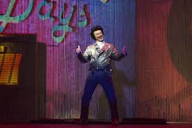 Search, discover and share your favorite gifs. Solo Arturo Brachetti La Recensione Teatro It