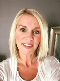 Does anybody have reviews for bombshell salon in holland? Did you like  it/have a good experience, were the people nice? Just curious and trying to  find out more about it! Thank you!