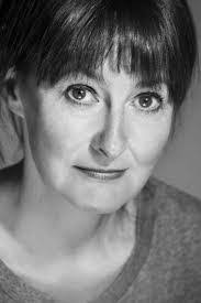 Hillary Lyon's Instagram, Twitter & Facebook