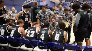 Bulldogs Hand 'Bows Another Road Loss, 73-67