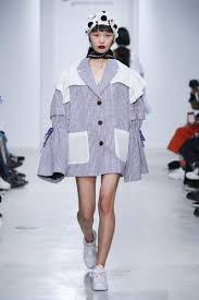 Minju Kim Ready To Wear Spring 2019 Look 7 Seoul Fashion Seoul Fashion Week Korean Fashion Trends