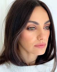 Mila kunis is best known for playing jackie burkhart in that '70s show but the actress has become a bonafide movie star in recent years. Mila Kunis Just Chopped All Her Hair Off Who Magazine