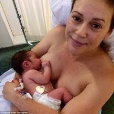 Alyssia Milano Nue Naked Photo Americká herečka a zpěvačka, celým jménem alyssa jayne milano, se narodila ve znamení střelce, americké módní návrhářce lin a italskému hudebníkovi alyssa je rozvedená, jejím exmanželem je zpěvák cinjun tate. alyssia milano nue naked photo