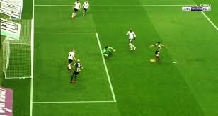 Mücadelede alper potuk'un attığı gol öncesinde ofsayt tartışmaları yaşandı. Fenerbahce Nin Besiktas A Attigi Gol 79 Cm Ile Ofsayt Dailymotion Video