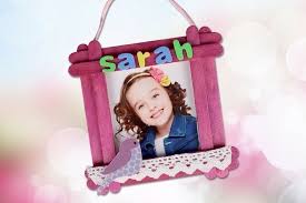 Pour ce bricolage de noël facile et amusant nous allons utiliser des bâtons de glace en bois afin de fabriquer des jolis flocons de. Cadre En Batonnets Cadres Tableaux 10 Doigts