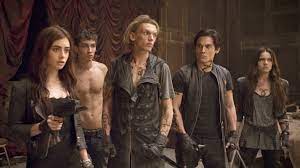 City of bones, 2013 film adaptation of the above novel. City Of Bones Im Kino Cybersex Statt Echtes Fummeln Kultur Sz De