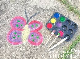 Die knete mit mehl ist ganz leicht zum selber machen. Flussige Strassenmalkreide Fur Kinder Strassenmalkreide Kreide Selber Machen Kinder Basteln Garten