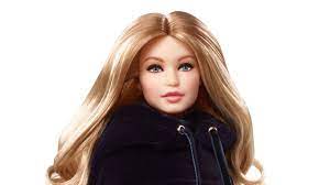 Après l'europe, l'asie et l'amérique, barbie nous emmène en voyage en afrique : Barbie L Icone De Mode Recevra Un Prix Cfda