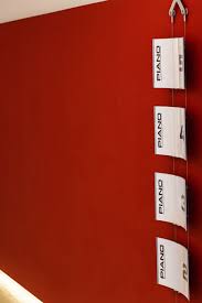 Il Nastro Rosso Interior Signage Per Uffici Hall E Recetion Nel 2020 Nastro Rosso Nastri Rosso