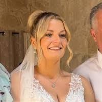 Leah Hunt Email & Phone Number