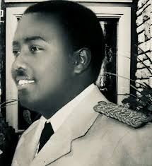 ታታሪው 👉አቶ መረቁ ከወደ ኮረም እና አረብ ሰፈር:- የማር እና ቅቤ በመነገድ ይታወቃሉ። ስለሳቸው ብዙ የሚነገሩ  ብርቱ ወጎች ይኖራሉ። የሐዋሳ ትዝታ ስለሳቸው ታታሪ ስብዕና እስታወሳቸው። አቶ መረቁ ታደሰ ወደ 1978 ዓ/ም አካባቢ