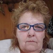 Baby gorilla climbs a giraffes long neck #zoo #giraffe #gorilla #bronx