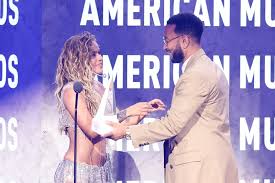 Karol G recibe Premio al Artista Internacional de Excelencia y gana Mejor Álbum Latino en los American Music Awards 2026