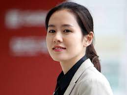 She is a south korean actress that has starred in korean dramas or movies such as the classic (2003), summer scent (2003), a moment to remember (2004), and april snow (2005). Does Son Ye Jin Have A Husband Learn About Her Dating Style And Her Desire To Get Married Channel K