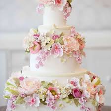 Yet, a gorgeous floral wedding cake showcasing beautiful blooms could be the perfect solution for that extra dose of romance you'll be wanting to add to your reception. 85 Of The Prettiest Floral Wedding Cakes