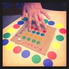Summer Fun With Fine Motor Skills Azopt Kids Place Ergotherapie Fur Kinder Grobmotorischeaktivitaten Spiele Selber Machen