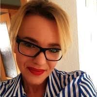 Melanie Molnar's Instagram, Twitter & Facebook