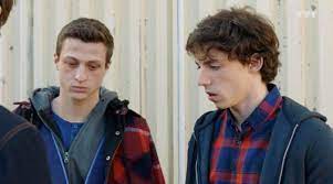 17 july 2017 (france) see more ». Demain Nous Appartient Spoiler Decouvrez Qui Fait Chanter Arthur Et Gabriel Video Stars Actu