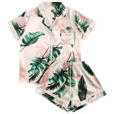 Need ideas for cheap gifts this holiday season? 44 Best Friend Gifts 2020 Cute Gift Ideas For Female Bffs