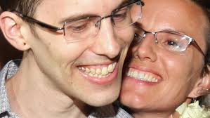 US hikers marry after Iran spy ordeal