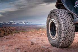 The highway terrain tyres took less than two seconds longer to cover the same lap in the wet. All Terrain Vs Mud Terrain Tires What To Know Before You Buy Drivingline