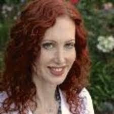 Lisa Woolf's Instagram, Twitter & Facebook