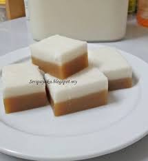 Tepung talam merupakan kuih tradisional masyarakat melayu. My Kuali Kuih Talam Gula Merah