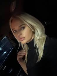 LILY AMOS (@lilyamoss) • Instagram photos and videos