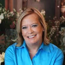 Amanda Nau's Instagram, Twitter & Facebook