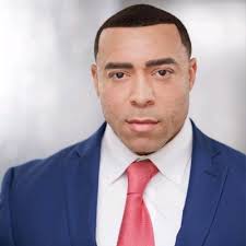 stuntwomenunited #professionalstuntwoman #setonfire #fireburn  #womenwhodostunts #fierceandfearless #behindthestunts #stuntlife #bts  #stuntdouble #boldmoves