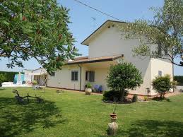 Case in vendita in provincia di ravenna 568 immobili € 310.000 casa indipendente in vendita ravenna, via tommaso gulli 6 locali 304 mq 2 bagni € 146.000 bilocale in vendita lido di savio, viale adriatico 2 locali 48 mq. Agenzia Immobiliare Ravenna San Biagio Fondocasa