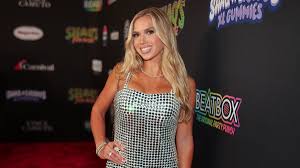 Chiefs heiress Gracie Hunt might have set a bridesmaids record, fighting in the Dover parking lot & wings!
