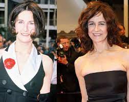 Valérie lemercier intègre le conservatoire de rouen avant de partir pour paris où elle perfectionne sa formation de comédienne. Valerie Lemercier De Plus En Plus Belle Sa Transformation En 15 Photos Puretrend