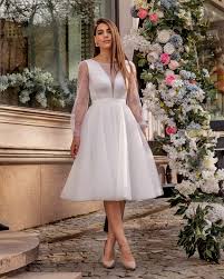 Außerdem finden sie weitere informationen, wie sie zum beispiel ihr brautkleid nach dem tragen aufbewahren können. Midi Brautkleid Belladress