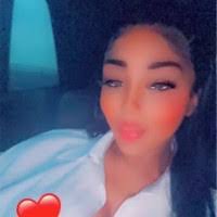 Dionne Lee's Instagram, Twitter & Facebook