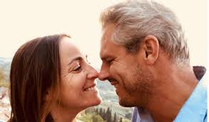 Mtv personality who's best known for hosting tv series such as hanging out, armour, dial mtv, and hitlist italy. Loic Fleury Compagno Camila Raznovich Cosi Ha Dimenticato Eugenio