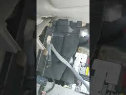2006 Mercedes Benz R350 Auxiliary Battery Youtube