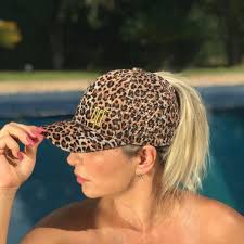 Donna Queen (@DonnaQueen)