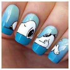 Compra imágenes y fotos : Quieres Un Toque Divertido Para Tu Look Decora Tus Unas Con Dibujos Animados Manicura De Unas Unas Snoopy Y Unas De Gel