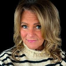 Sheila Lentz's Instagram, Twitter & Facebook