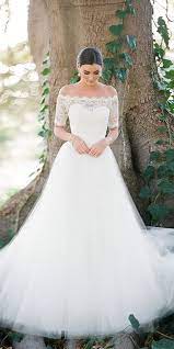 24 Modern Wedding Dresses From Top Usa Designers Wedding Dresses Guide Wedding Dresses Modern Wedding Dress Wedding Dress Guide