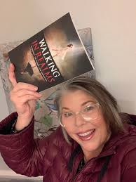 Promoting ghost novels with positive reviews