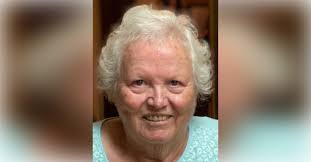 Kelli Hartman's Instagram, Twitter & Facebook