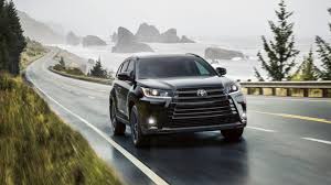 Toyota offers two midsize suvs, though they don't typically appeal to the same audience. 2019 Toyota Highlander Vs 2020 Toyota 4runner Suv Comparison