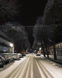 Depuis samedi 27 avril 2019 a proximité du poste des douanes, un glissement de terrain a eu lieu, provoquant la coupure totale de la rn 22, seule route d'accès directe entre la. Neige En Vallees Acces Pas De La Case Difficile Ce Matin Meteo Pyrenees