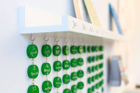 Anleitung Geburtstagsboard Geburtstagskalender Selber Basteln Geburtstagskalender Basteln Geburtstag Kalender Basteln Geburtstagskalender
